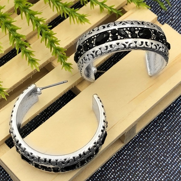 🌼 Black Rhinestone Swirl Hoop Earrings - Picture 1 of 3